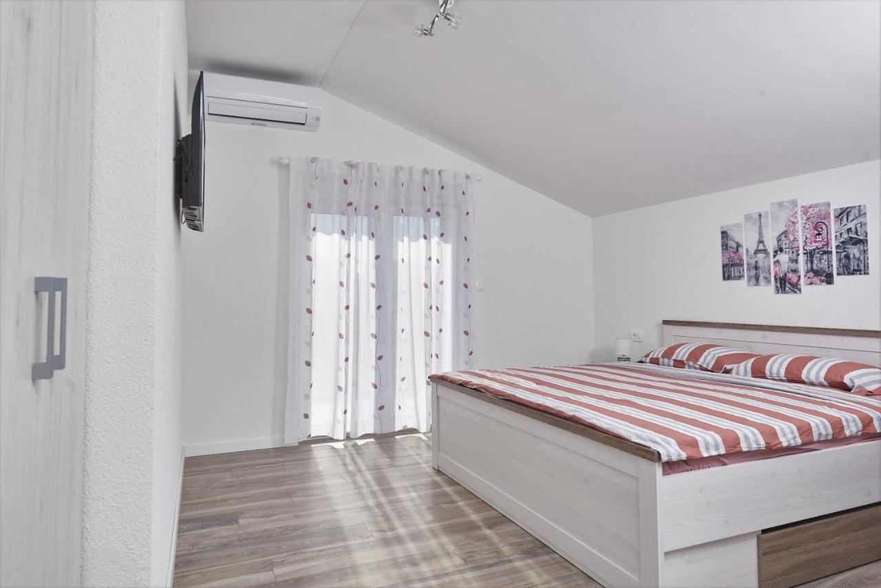 Apartments & Rooms Seaside Kastela Dış mekan fotoğraf