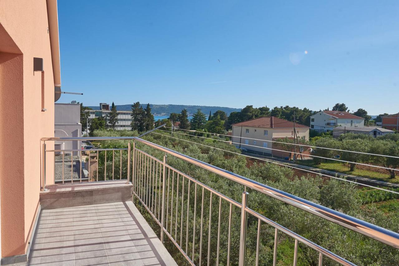 Apartments & Rooms Seaside Kastela Dış mekan fotoğraf