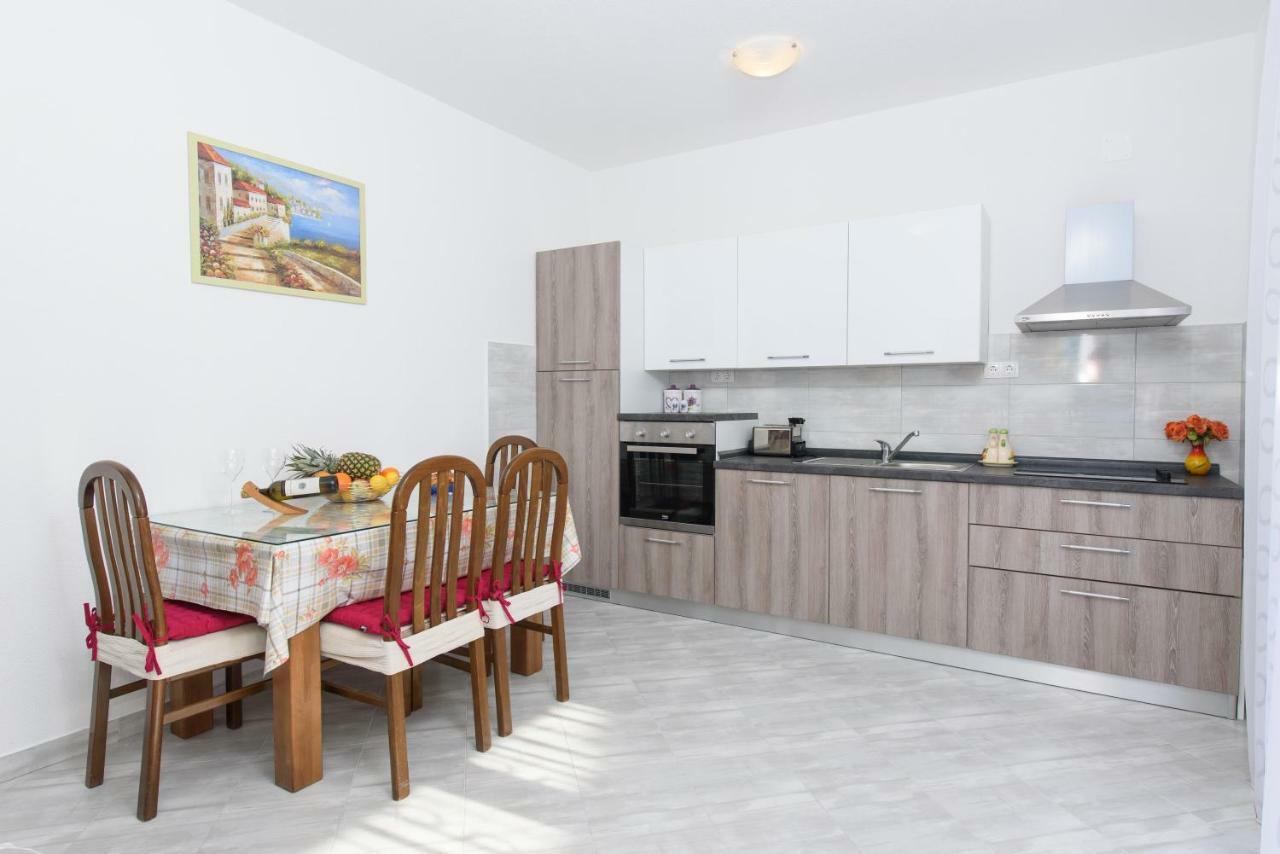 Apartments & Rooms Seaside Kastela Dış mekan fotoğraf